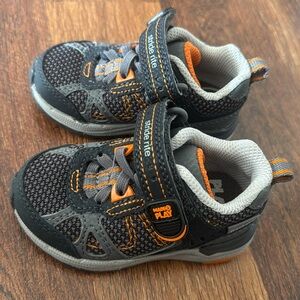 New Play By Stride Rite navy blue and orange baby shoes size 4